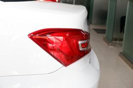 2018款比亚迪秦EV450 智联尊尚型