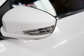 2018款比亚迪秦EV450 智联尊尚型