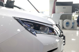 2018款比亚迪秦EV450 智联尊尚型