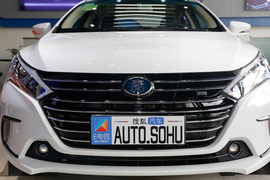 2018款比亚迪秦EV450 智联尊尚型