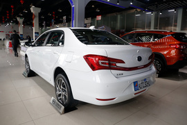 2018款比亚迪秦EV450 智联尊尚型