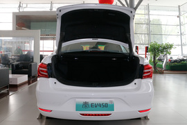 2018款 比亚迪 秦EV450 智联尊尚型