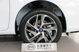 2018款 比亚迪 秦EV450 智联尊尚型