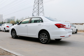 2018款 比亚迪 秦EV450 智联尊尚型