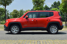   2018款Jeep自由侠 互联大屏版 180T 自动高能版