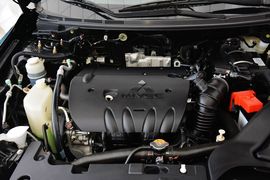 2013款三菱翼神致尚版1.8L CVT豪华型