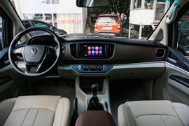   2018款东风风行 菱智 M5 1.6L 7座豪华型