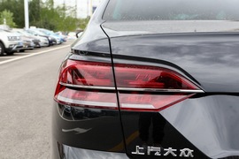 2018款大众辉昂 380TSI 两驱商务版 改款