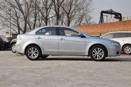 2013款三菱风迪思1.8L自动豪华型 国V