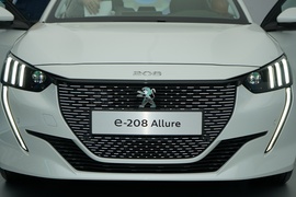   标致e-208 Allure 日内瓦车展实拍