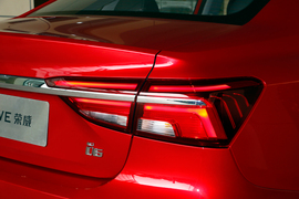   2020款 荣威i6 PLUS 1.6L CVT 4G互联荣耀旗舰版