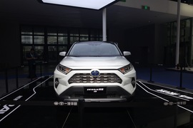   一汽丰田RAV4荣放双擎 成都车展实拍
