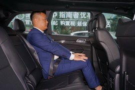   2019款Jeep大切诺基 3.6L 豪华导航版