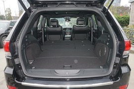   2020款Jeep大切诺基 3.0L 精英导航版
