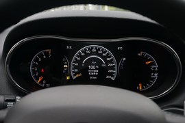   2020款Jeep大切诺基 3.0L 精英导航版