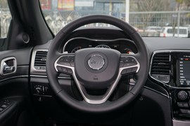   2020款Jeep大切诺基 3.0L 精英导航版