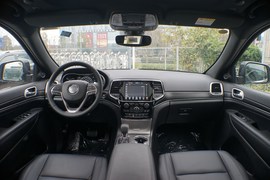   2020款Jeep大切诺基 3.0L 精英导航版