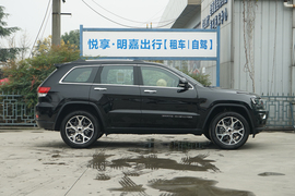  2020款Jeep大切诺基 3.0L 精英导航版