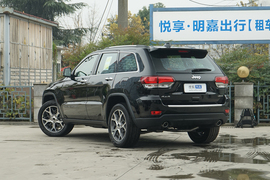   2020款Jeep大切诺基 3.0L 精英导航版