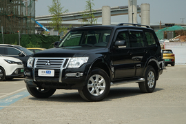   2020款三菱帕杰罗 3.0L 自动舒适版