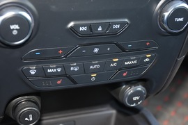   2020款江铃福特撼路者 2.3T 汽油自动四驱旗舰版 7座