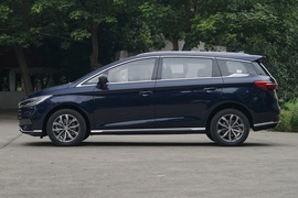   2021款比亚迪宋MAX 升级版 1.5T 自动尊贵型 6座