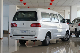   2020款 东风风行菱智 M5L 1.6L 9座基本型