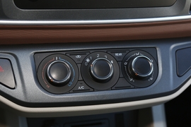   2021款 东风风行菱智 M5L 2.0L 手动基本型 7座