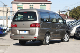   2021款 东风风行菱智 M5L 2.0L 手动基本型 7座