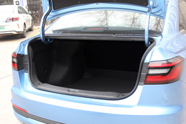   2021款启辰D60 PLUS 1.6L XV CVT智领版