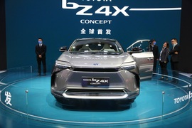   丰田bZ4X 上海车展实拍