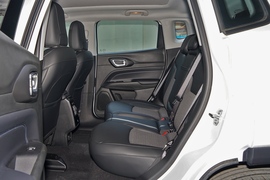  2021款 Jeep指南者 220T 自动领先版