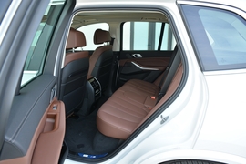   2021款宝马X5 xDrive40i 尊享型 M运动套装 改款