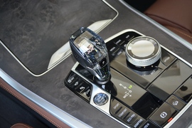   2021款宝马X5 xDrive40i 尊享型 M运动套装 改款
