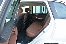   2021款宝马X5 xDrive40i 尊享型 M运动套装 改款