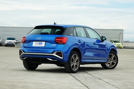   2022款奥迪Q2L  35TFSI时尚动感型
