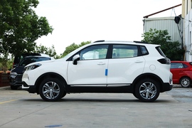   2021款长安CS15 1.5L 自动进取型