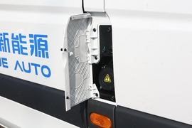  2022款福田图雅诺智蓝 商旅版客车加长轴中顶14座79.92kWh