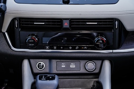   2021款日产奇骏 VC-Turbo 300 CVT 四驱 尊享版 7座