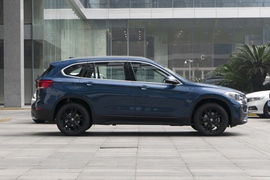   2022款宝马X1 sDrive20Li 时尚型