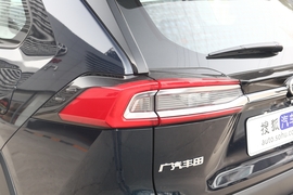   2022款丰田威兰达 2.0L CVT两驱豪华PLUS版