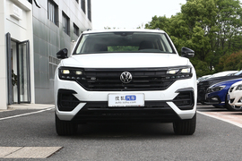   2022款大众途锐 3.0TSI 锐享版 曜黑运动套装