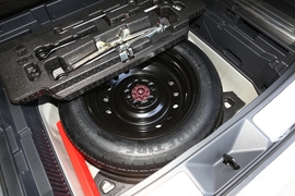   2022款丰田威飒 双擎 2.5L CVT四驱至尊版