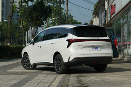   2022款东风风行·游艇 1.5T DCT扬帆版