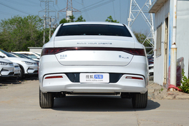   2021款比亚迪秦PLUS DM-i 120KM 尊贵型
