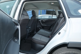   2022款丰田RAV4荣放 双擎 2.5L CVT两驱精英版