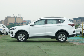   2022款捷途X70S 1.5T 手动芳华版 5座