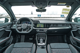   2022款奥迪A3L Limousine 35 TFSI RS套件燃速型
