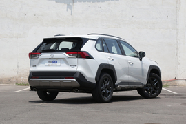   2022款丰田RAV4荣放 2.0L CVT四驱尊贵版