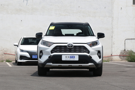   2022款丰田RAV4荣放 2.0L CVT四驱尊贵版